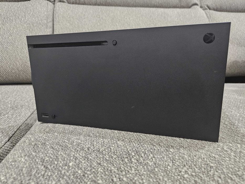 Xbox Series X 2 pady + gry