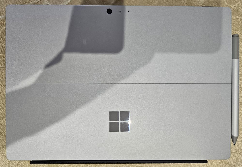 Microsoft Surface Pro + Keyboard + Pen64740468205699124