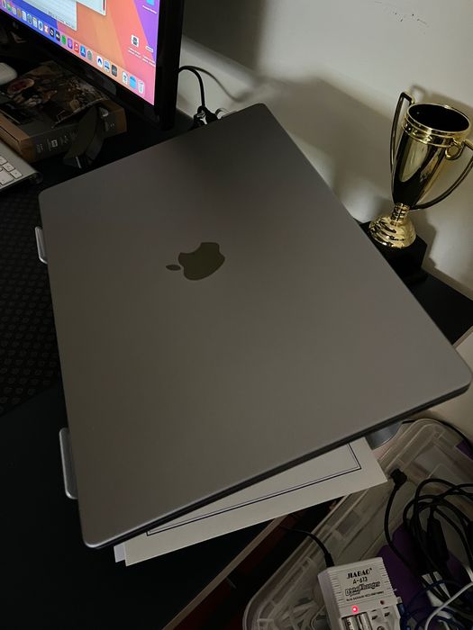 MacBook Pro 16 M1 PRO 16Gb RAM 512MB Disco
