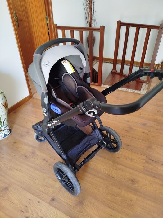 Carrinho de bebe com ovo e cadeira Jané
