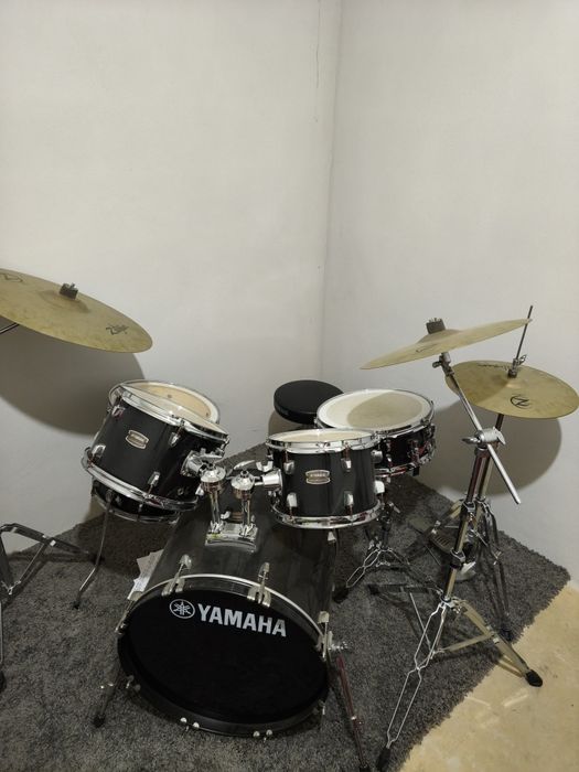 Bateria Yamaha com pratos Zildjian