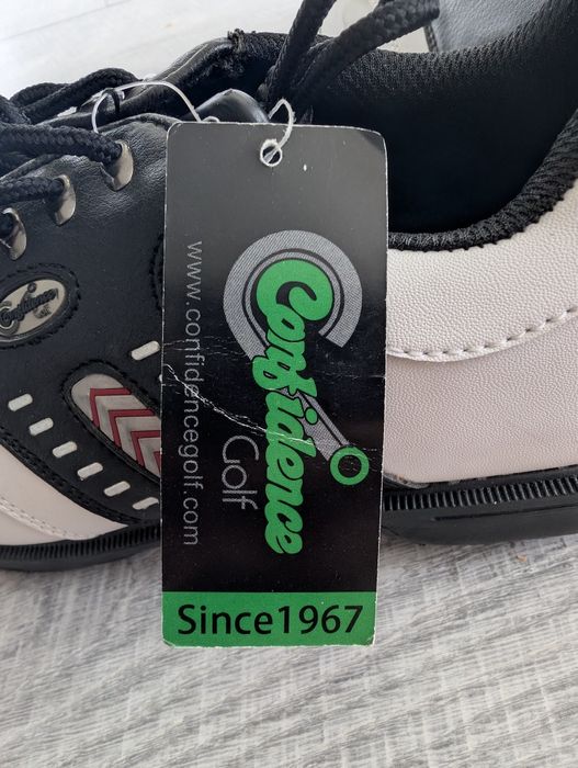 Нове взуття для гольфу Confidence Golf (розмір 40, устілка 26.5 см)