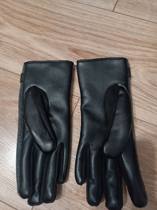 Nowe rękawiczki damskie.