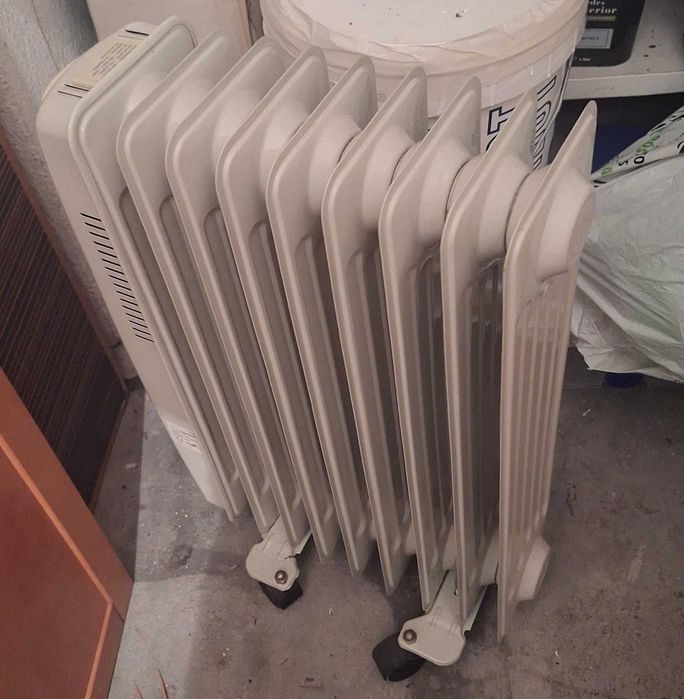 Radiador a òleo muito bom estado