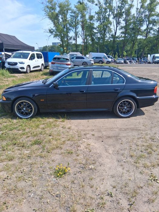 Bmw e 39 525i  2000r