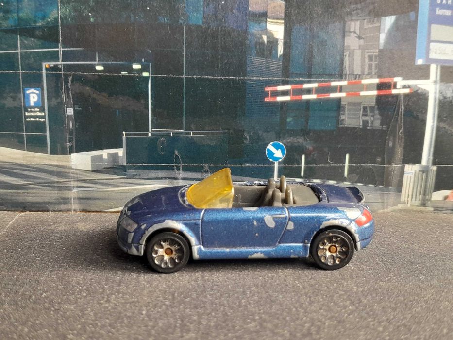 Stary Matchbox Audi TT Roadster 1999 autko zabawka resorak model
