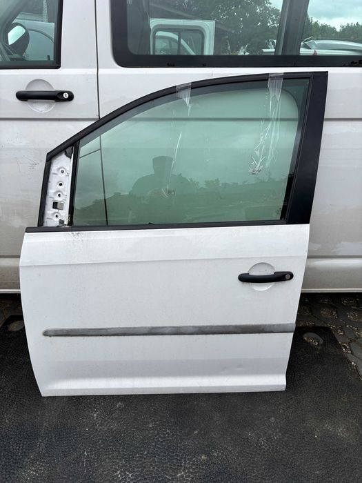 VW Caddy 2k5 drzwi lewy przód LB9A