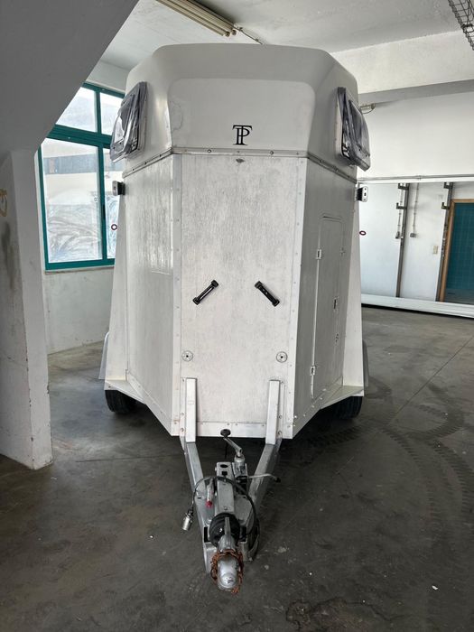 Atrelado para 2 cavalos