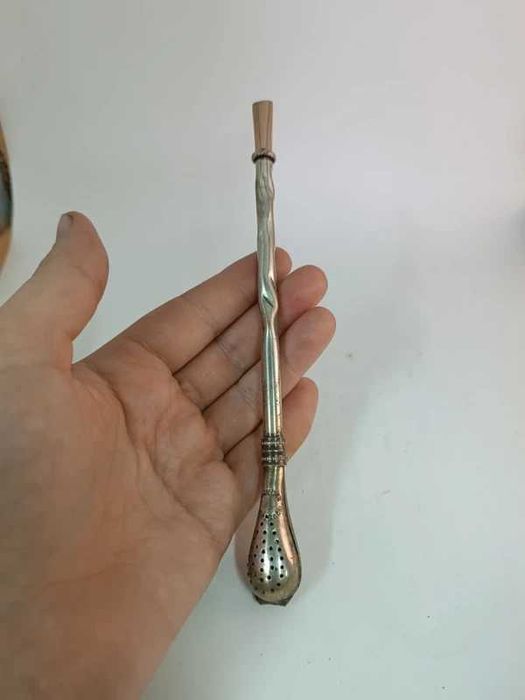 Bonito copo shaker em cristal e prata