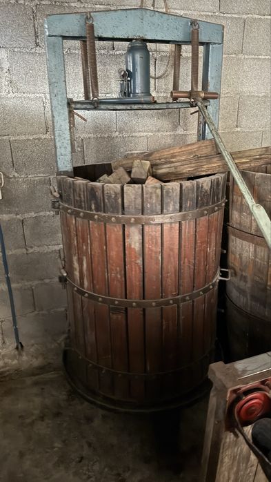 prensa hidráulica  de uvas completa