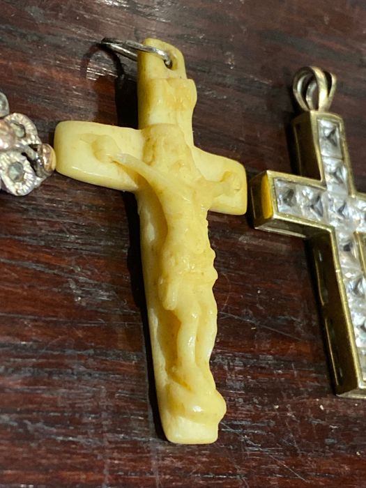 Crucifixo Cristo Ouro Português 19,2 quilates Nobre Rubi Maior 6 cm