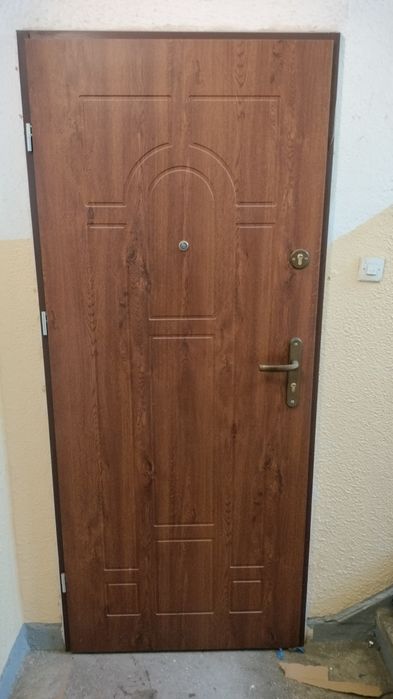 Drzwi 80 lewe dwa zamki uszczelki oraz nowa ościeżnica