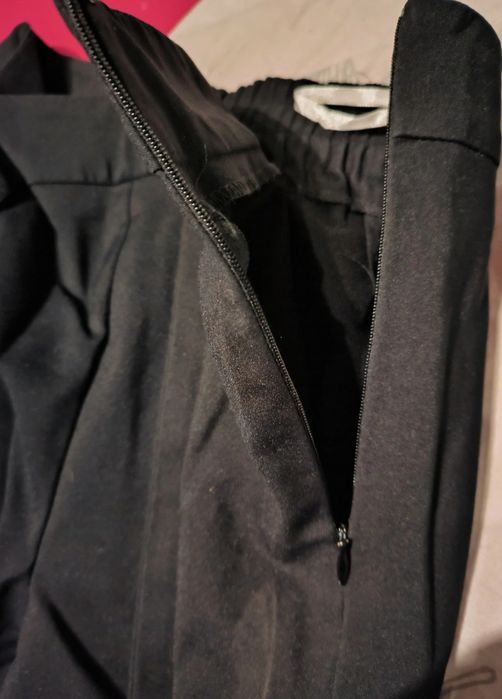 Czarne spodenki zapinane z boku na zamek Primark 36