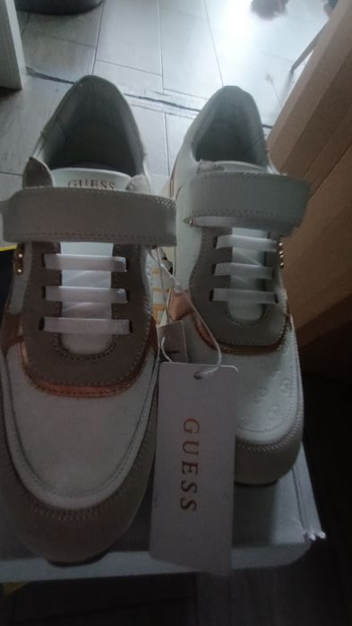 Guess buty skórzane 37