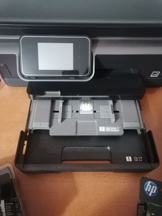 Impressora HP com 8 tinteiros