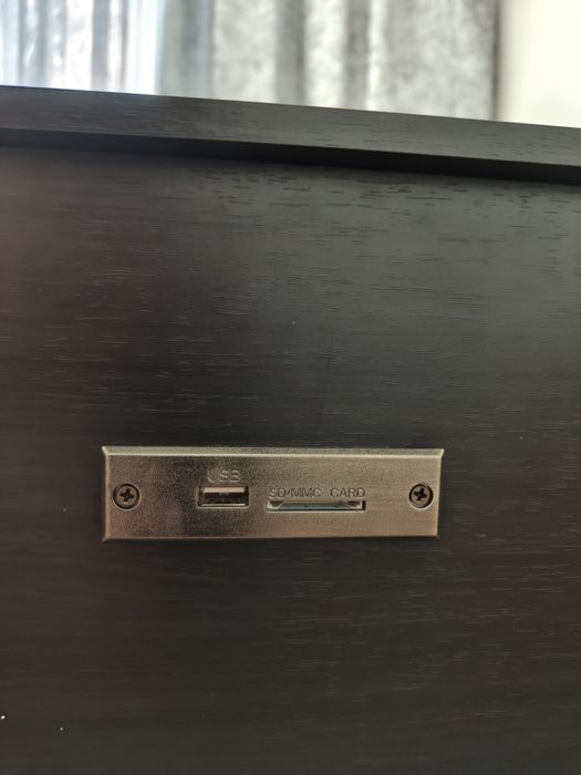 Gramofon z głośnikami i Bluetooth