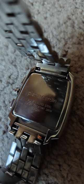 Продам мужские наручные часы Pierre Cardin в хорошем рабочем состоянии