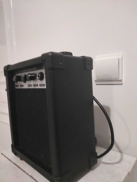 Amplificador de guitarra 10W