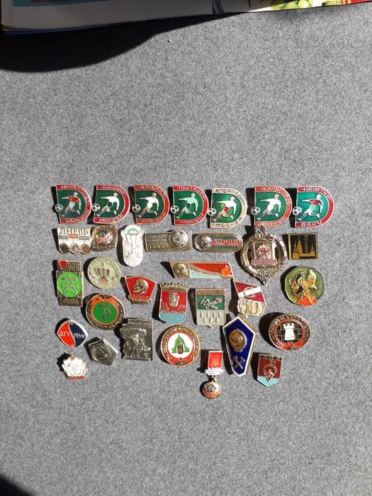 Продам значки СССР