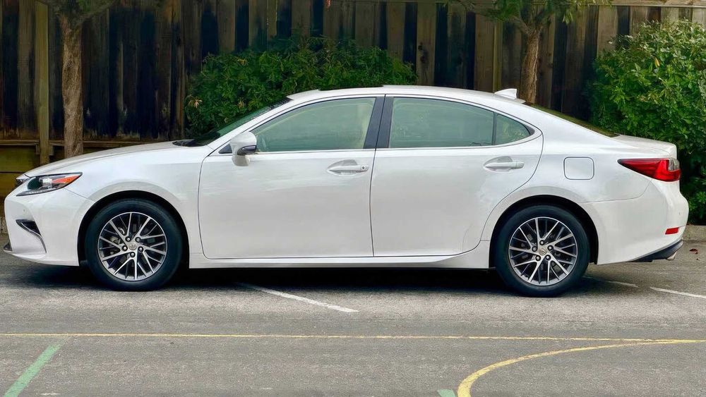 Lexus ES 350      2016