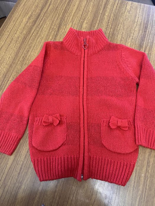 Кофта червона дівчача