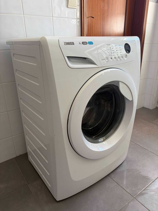 Máquina de Lavar Roupa Zanussi Lindo300 8kg 1200rpm