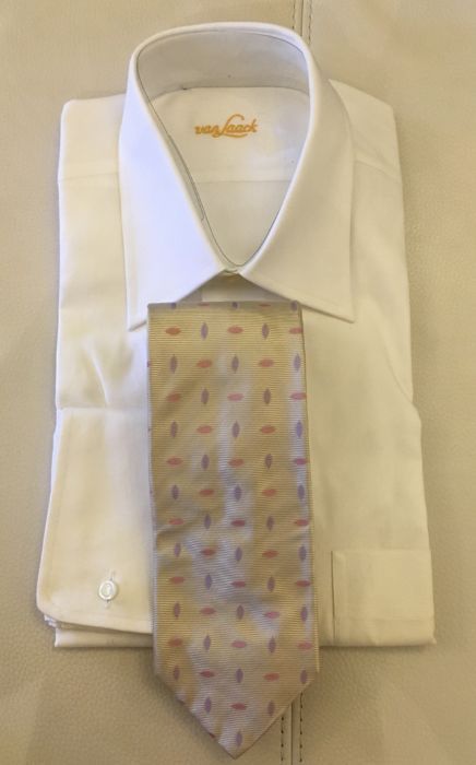 Gravatas de seda novas de boa qualidade O preço é para UMA gravata