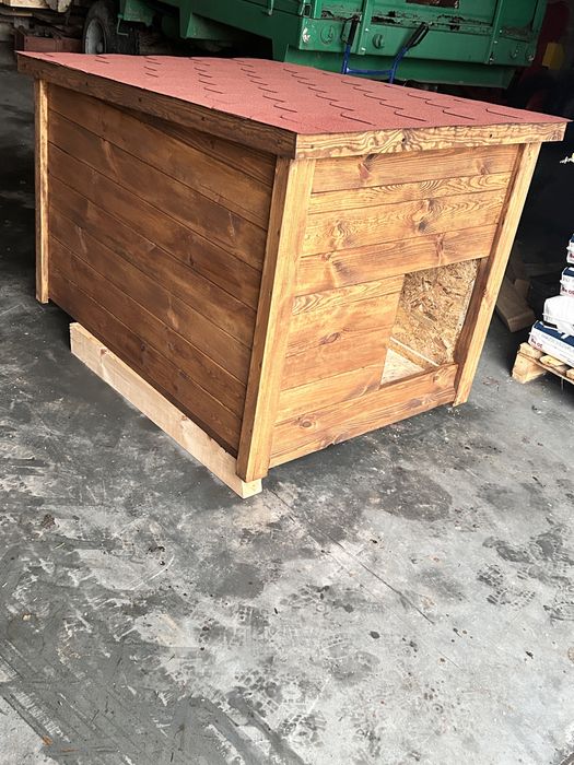 Buda dla psa duża ocieplona porządna