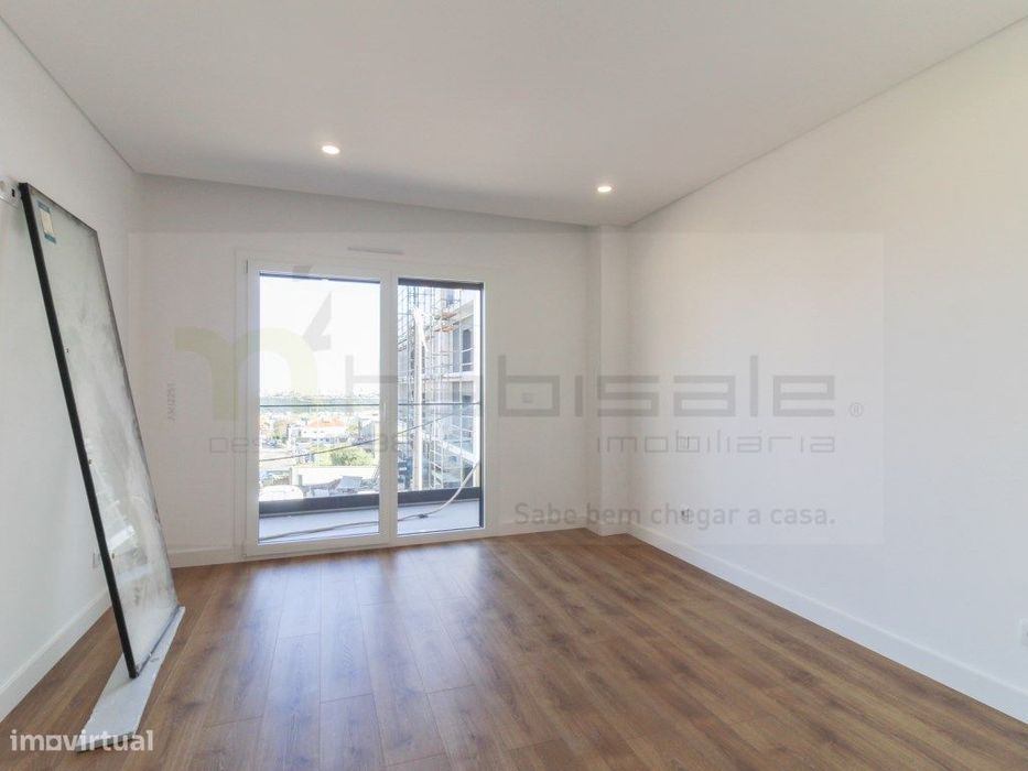 Apartamento T3 com varanda e barbecue | Paradela, Santo António dos...