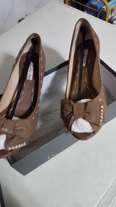 Sapatos marca  Julie Dee grande qualidade novos 40