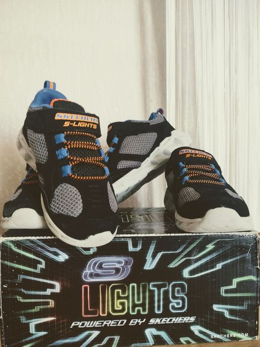Дитячі кросівки  "Skechers" кросівки зі світлодіодною (LED) підошвою