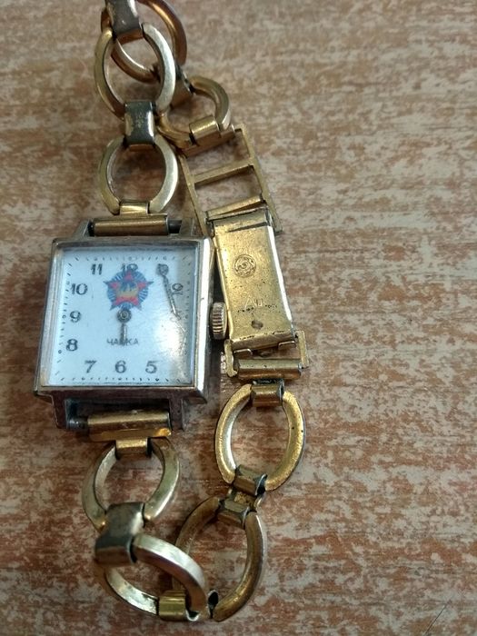 Кабеля до комп'ютера, навушники радянські годинники і т.д.