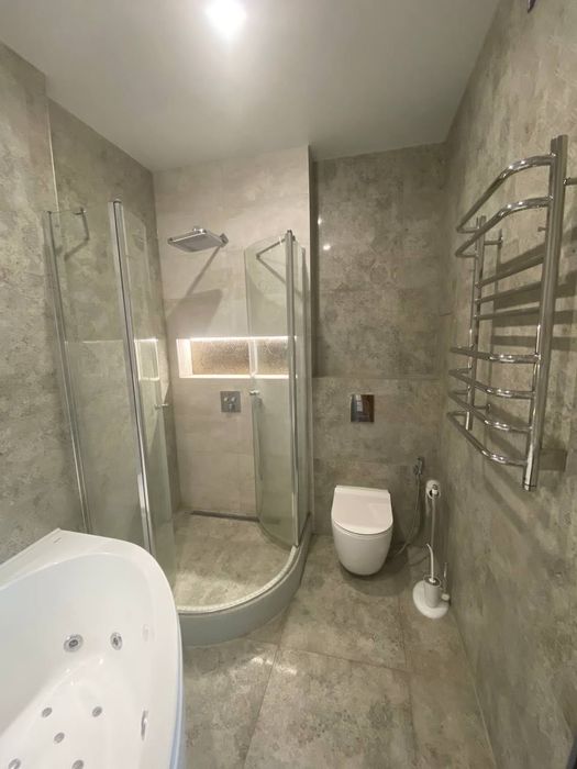 Квартира с тремя спальнями и кухней-студией на пр.Гагарина, новый дом!