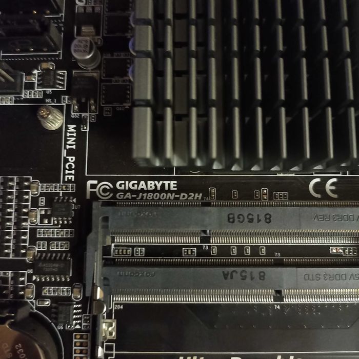 Материнская плата Gigabyte GA-J1800N-D2H