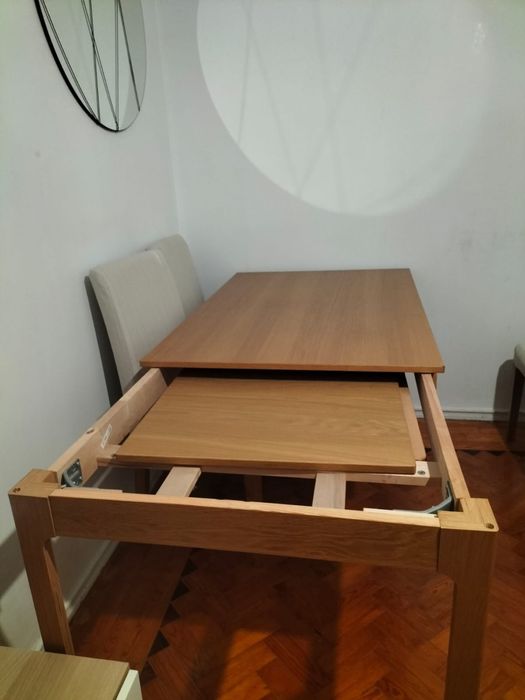 Mesa extensivel 4 cadeiras ikea com forra branca pes castanhos
