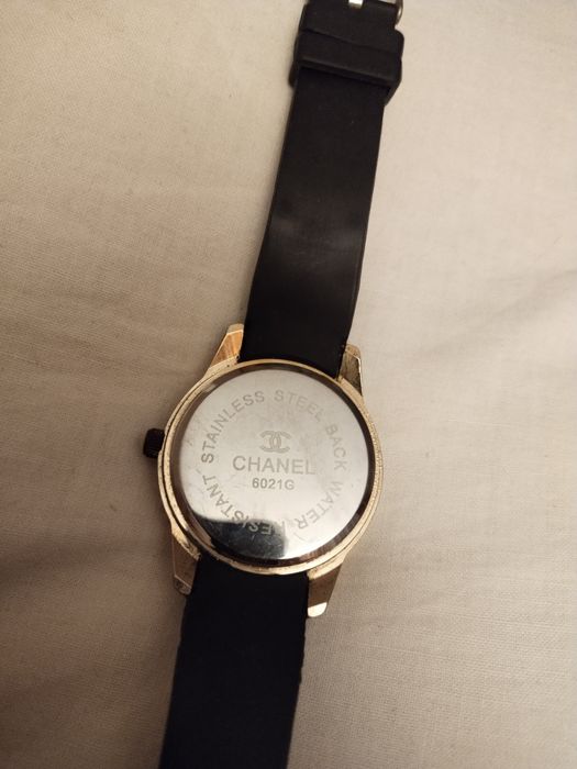 Жіночий наручний годинник