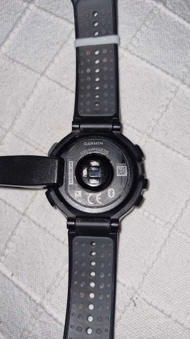 Smartwatch Garmin Forerunner 235