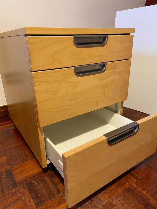 Bloco de gavetas Galant IKEA