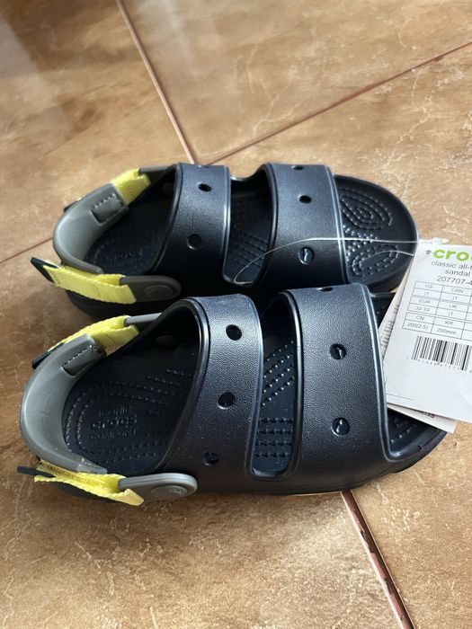 Босоніжки сандалії нові Crocs J1