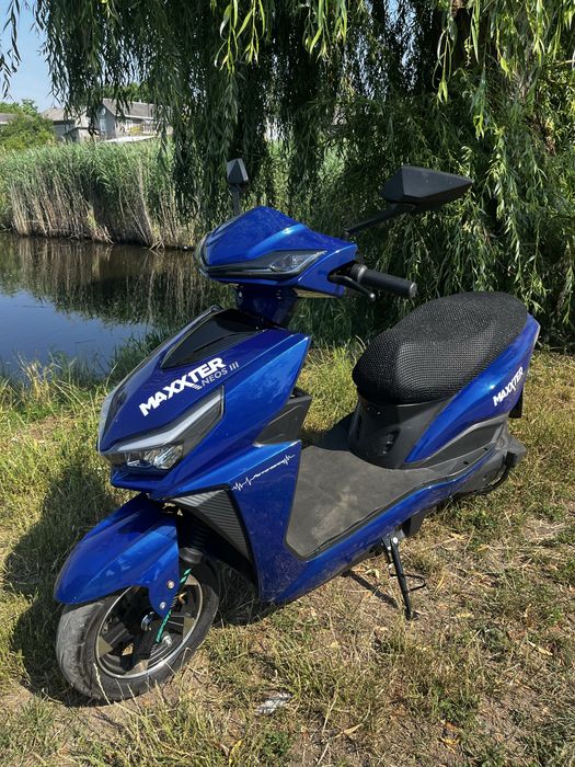 Електроскутер Maxxter NEOS III