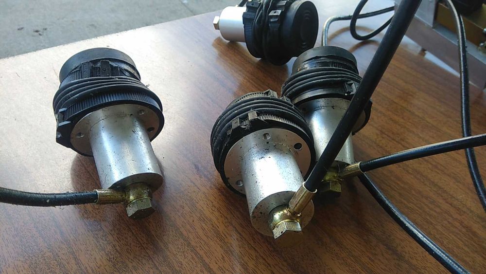 Conjunto de 5 pistons hidráulicos + bomba + 4  pés elevadores