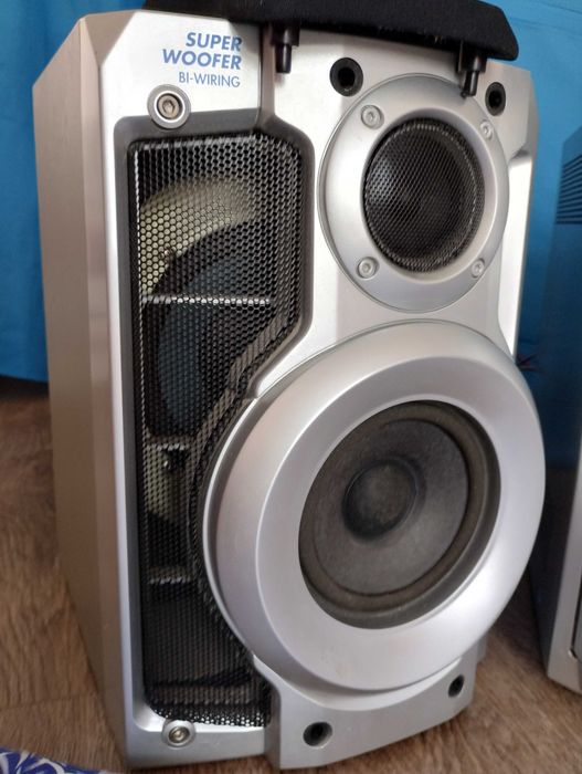 Мощный 400 Вт Panasonic ( Блютуз - AUX ) Внутри НЧ сабвуферы сабы