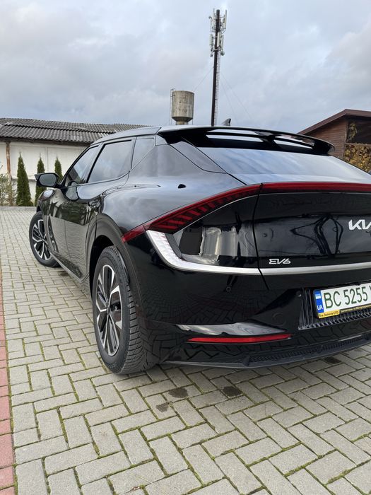 Поодам авто kia ev 6 awd 2022
