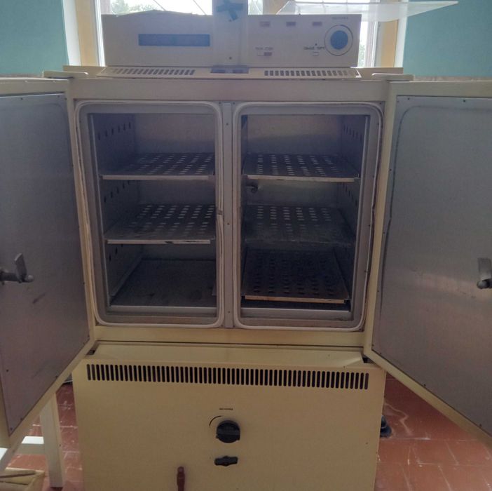 Термостат тс -80 м-2,  та ТГУ 02. Сухожарові шафи  ШСС 80, та  ШСС 250