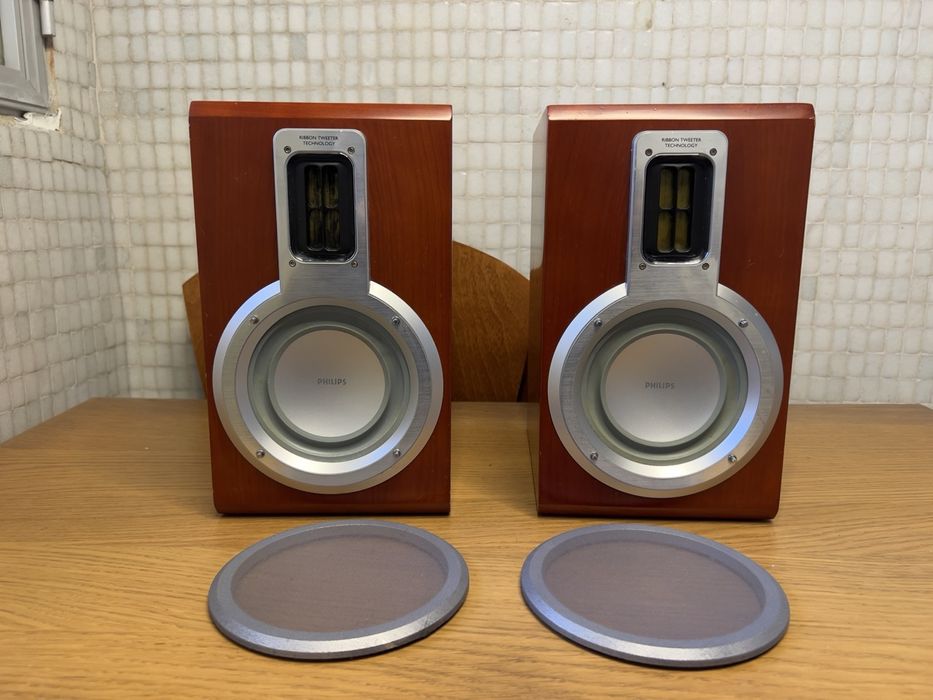 Colunas Hi-Fi em Madeira, ribbon twitters BOOKSHELF