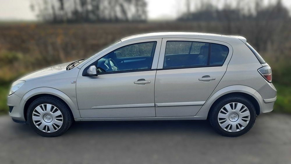 samochód Opel Astra III