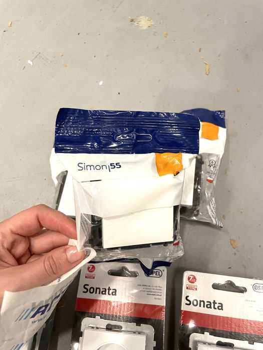 Simon 55, 3 pojedyncze włączniki nowe