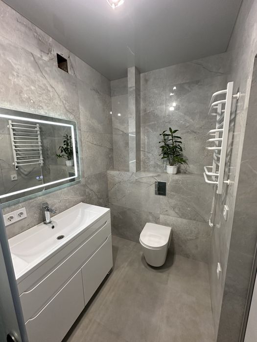 Продам сучасний котедж з гаражем і ремонтом