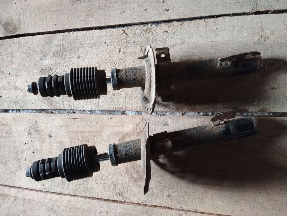 Стійки Рено Меган 2