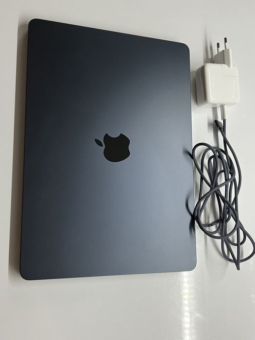 MacBook Air M2 (2022) | 8 GB RAM | Stan idealny | 2900 zł